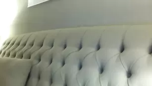 Шальная девка High_for_this показывает сиськи