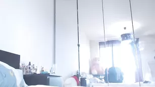 Грудастая курва Laddyk нежно теребит пизду