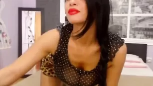 Элитная шлендра queenreem возбуждает шикарным телом