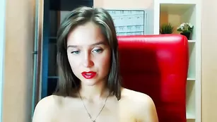 Обворожительная стерва Sayjosy теребит мокрую пилотку