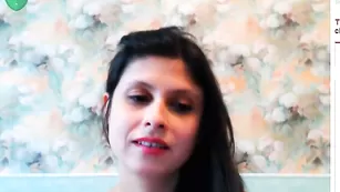 Юная шалава kristina18 ласкает сексуальное тело