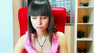 Восхитительная Sayjosy показывает красивые груди