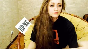 Шальная пассия Tina_dous0n занимается мастурбацией