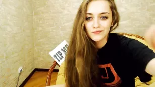 Шальная пассия Tina_dous0n занимается мастурбацией
