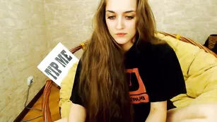 Шальная пассия Tina_dous0n занимается мастурбацией