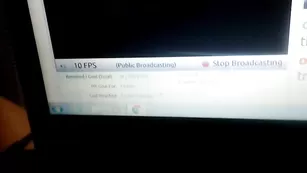 Пикантная самка Ohmysweetkitty жестко дрочит анус