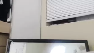 Пошлая стерва 18bbabygrl трахается с секс игрушками