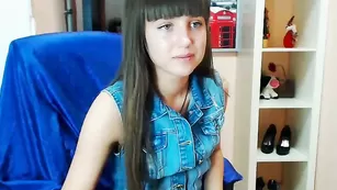 Пикантная брюнетка Sayjosy показывает бритые отверстия