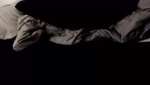 Зажигательная курва Zilla_x трахается секс игрушкой