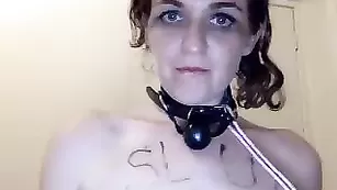 Зрелая сучка Milkythighs шалит с кляпом во рту