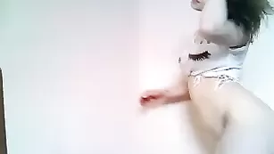 Шикарная красотка Matildaxxx соблазняет вагинальной дрочкой