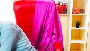 Горячая брюнетка Sayjosy обнажает аппетитное тело