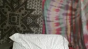 Строптивая телка Preachersdaughter96 смачно дрочит анус