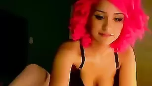 Яркая соска Priscillawtff дрочит анальное отверстие