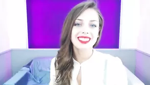 Порочная шлюха Lusciouslilux ласкает половые губки
