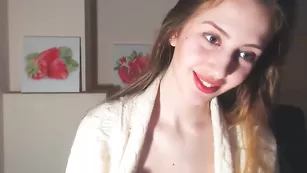 Изумительная малышка Jusse_mix общается и танцует