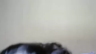 Шальная малышка Crissheaven4u показывает красивую грудь