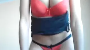 Грудастая шлюшка Sexygirl955 ласкает молочные железы