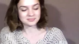 Очаровательная девка Marymoody теребит сочный клитор