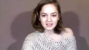 Очаровательная девка Marymoody теребит сочный клитор