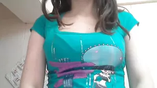 Кокетливая стерва Lola4dave демонстрирует пышные формы