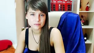 Пикантная краля Sayjosy ласкает вагинальное отверстие