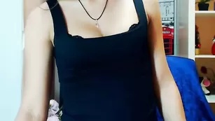 Пикантная краля Sayjosy ласкает вагинальное отверстие