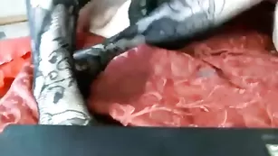 Потаскушка долбится в пилотку с чуваком