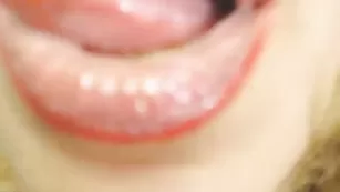 Роскошная шкура Take_you_in_bed облизывает сосочки