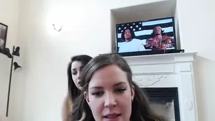 Захватывающие лесби Missswan возбуждают своими прелестями