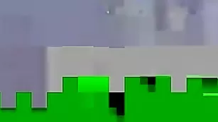 Обворожительная телка Karamelys мастурбирует киску фаллосом