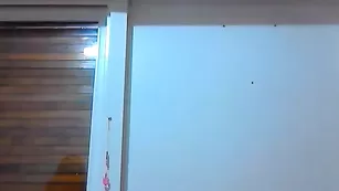 Горячая красотка Nicky_hot соблазняет пышными формами