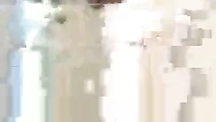 Ненасытная кобыла Golosita21 дрочит мокрую вагину