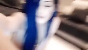 Изысканная бабенка Kati3kat мастурбирует киску секс игрушкой