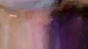 Импозантная самка Sabinasweet ласкает половые губки