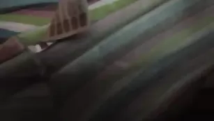 Темноволосая стерва Khyabe ласкает киску пальчиками