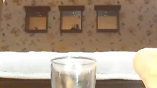 Чудные сучки Candygirls4u мастурбируют бритые киски