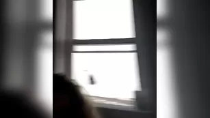 Привлекательная сучка Kosherpussy раздевается и дрочит