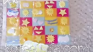 Пылкая брюнеточка Katee Life ласкает большие сиськи