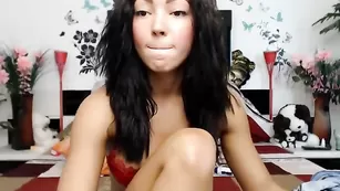 Темноволосая краля Fantasystudiox общается в нижнем белье