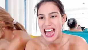 Милые сучки Yuribalbin занялись мастурбацией