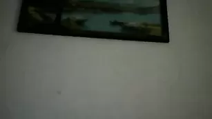 Красивая брюнетка Hotsuzana59 дрочит черным дилдо