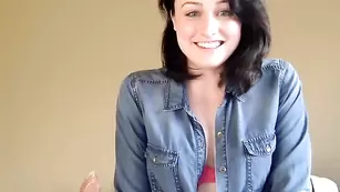 Пылкая сучка Ilovemollie1 общается во фри чате