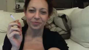 Очаровательная цыпочка Audrie_78 долбится секс игрушками