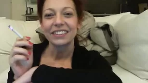 Очаровательная цыпочка Audrie_78 долбится секс игрушками