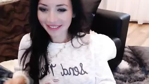 Изысканная сучка Allyson_taylor нежно дрочит пизду
