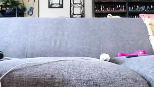 Похотливая телочка Jaxtastic дрочит пизду секс игрушками