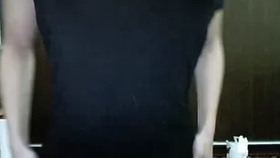 Превосходная телка Missela20 дрочит вагину секс игрушкой