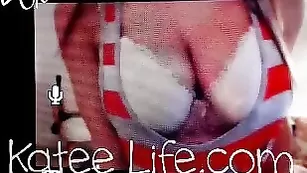 Симпатичная малышка Katee Life общается во фри