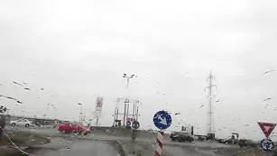 Сексуальные телочки Mezmeranda мастурбируют в машине